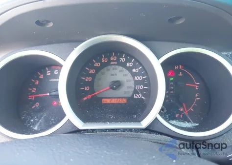 2005 Toyota Tacoma Prerunner V6 z USA, uszkodzony, nr VIN 5TEJU62N55Z058701